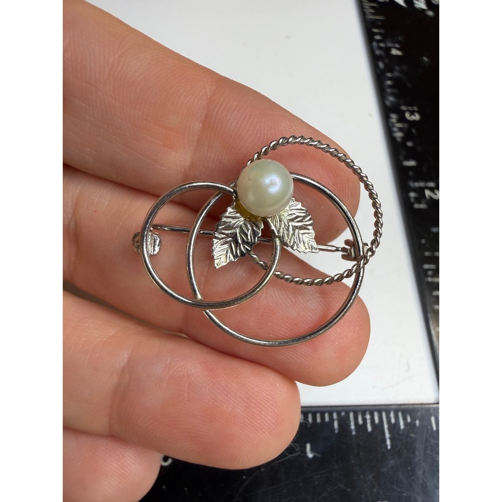 Carla Sterling Silver Pearl Leaf Triple Circle Brooch Pin 925 Textured Rope